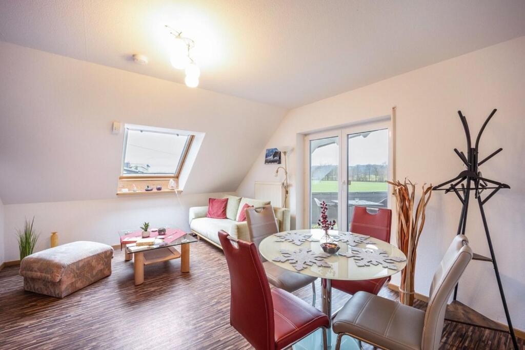 Ferienwohnung Im Gruenen, 10 Km Rv, 30 Km Bodensee, Kueche Bad Balkon Wolpertswende Ngoại thất bức ảnh